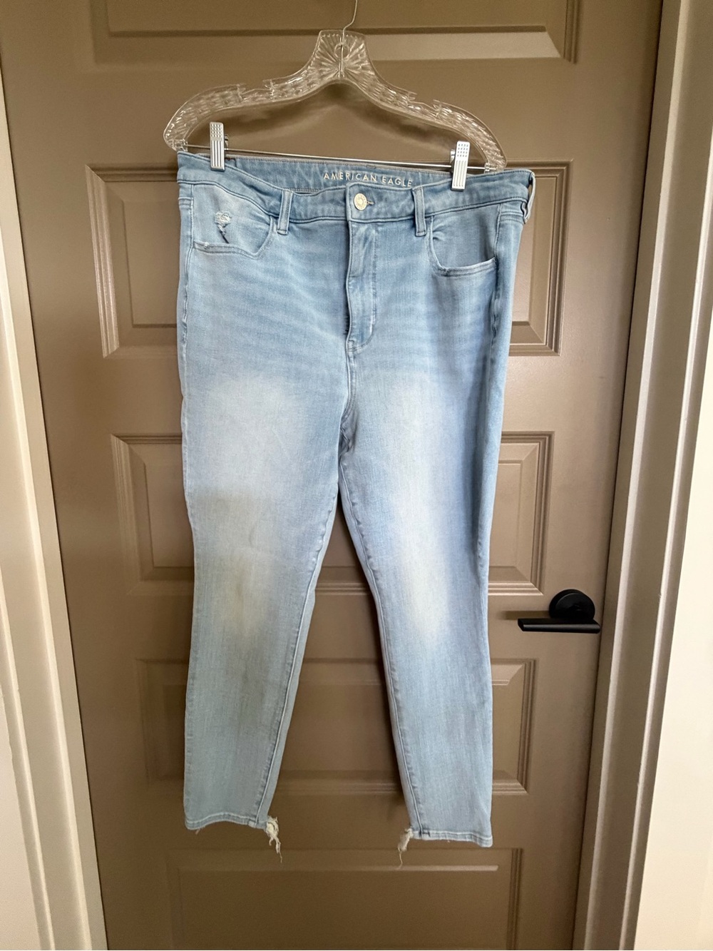 American Eagle Outfitters Light Wash Skinny Jeans